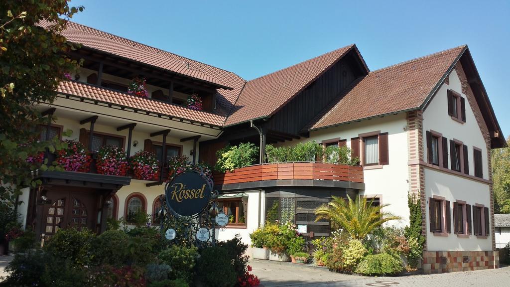 Gasthaus Zum Roessel Lichtenau Scherzheim المظهر الخارجي الصورة